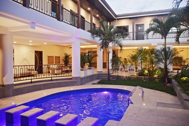 Pool 19 of 30