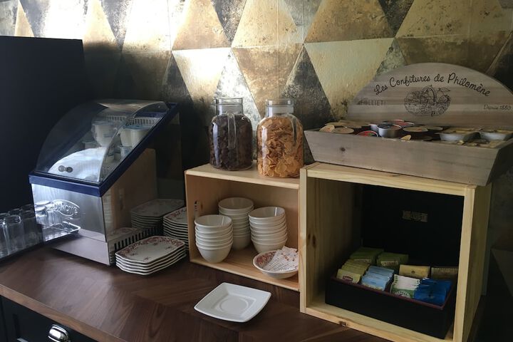 Breakfast/Coffee Service 24 of 31