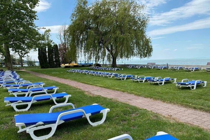 Sundeck 53 of 65