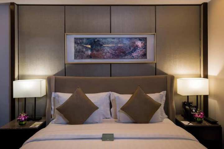 Room 16 of 22