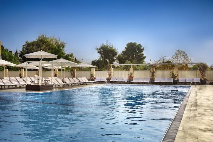 Pool 82 of 134