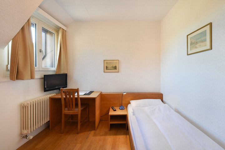 Room 5 of 56