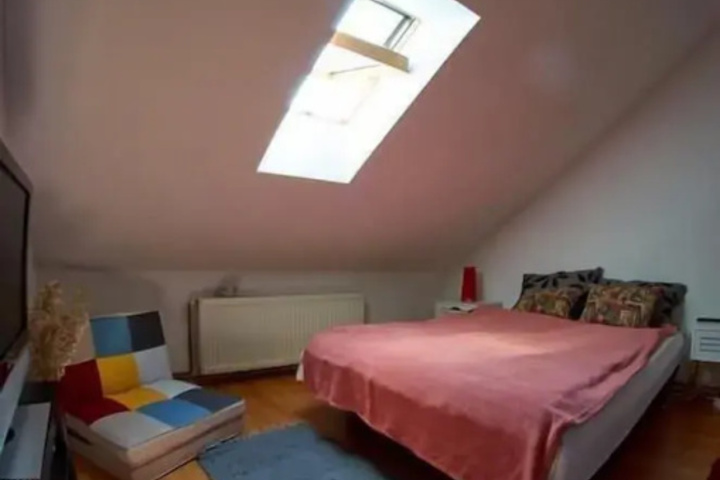 Room 6 of 15