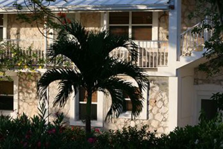 Hotel Exterior 14 of 23