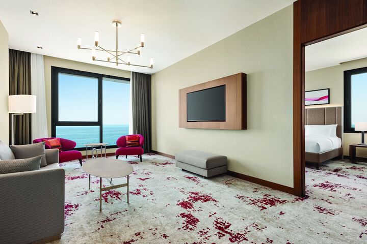Room 13 of 36