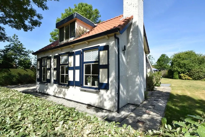 Alluring Holiday Home in Burgh Haamstede With Terrace