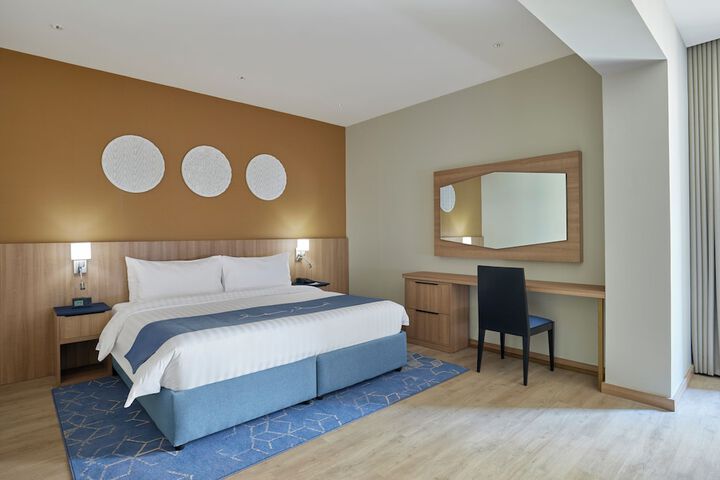 Room 10 of 31