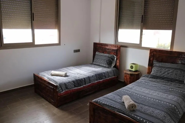 Room 6 of 32