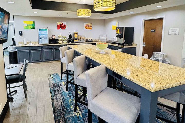 Breakfast area