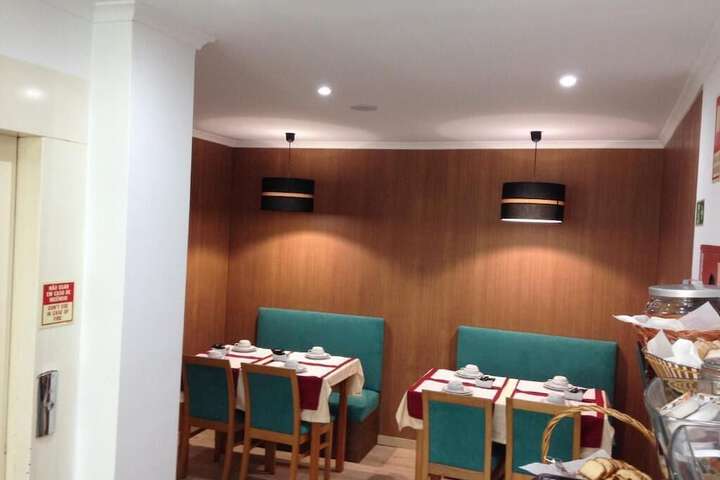 Dining 52 of 64