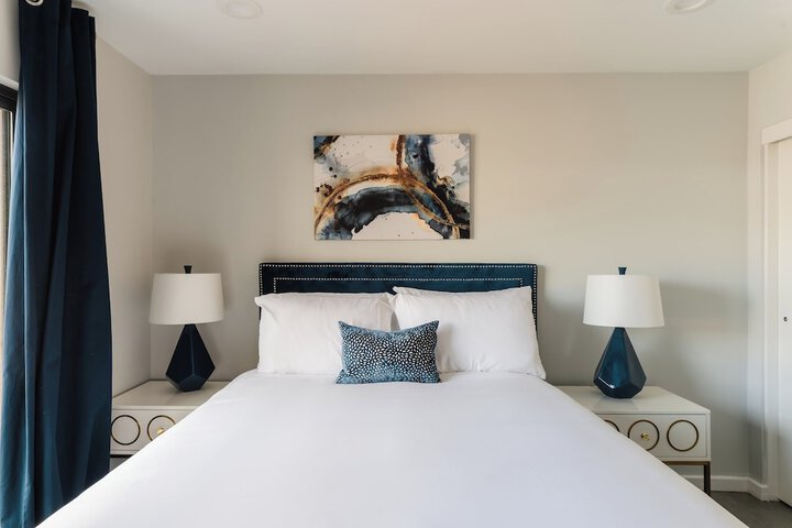 Room 2 of 28