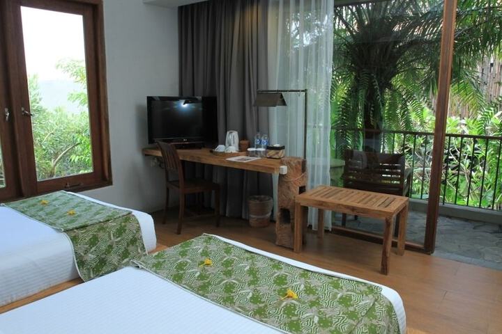 Room 5 of 53