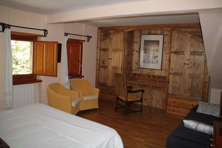 Room 7 of 27