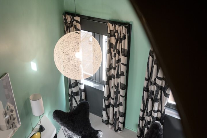 Room 99 of 285