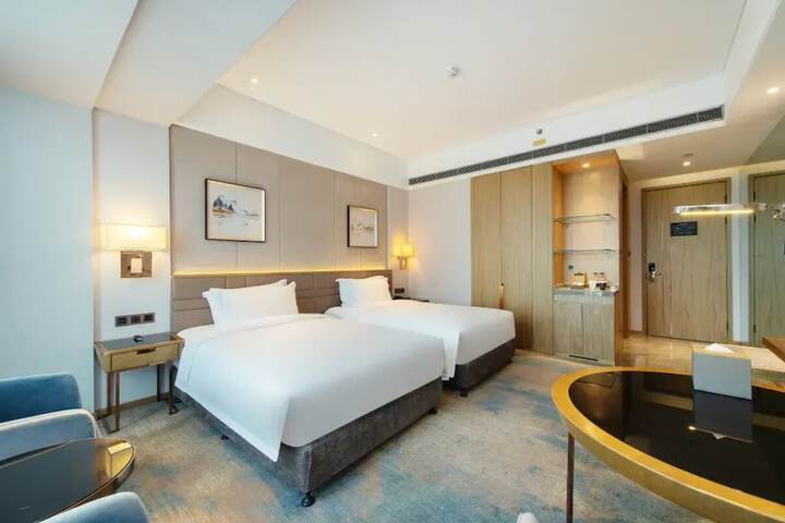 Room 15 of 61