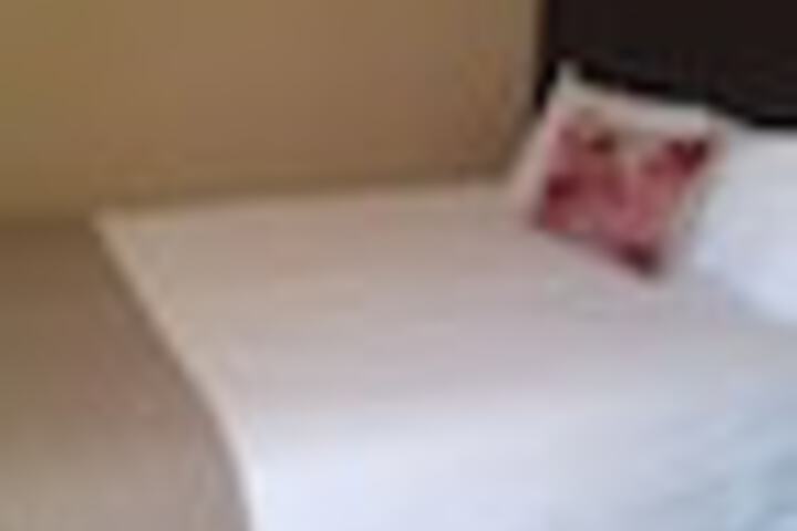 Room 14 of 171