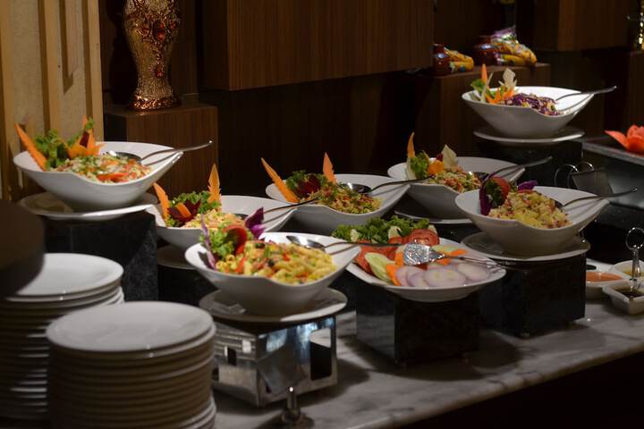 Dining 84 of 102