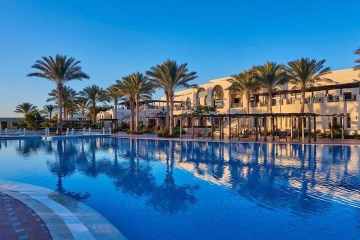 Pools & Facilities