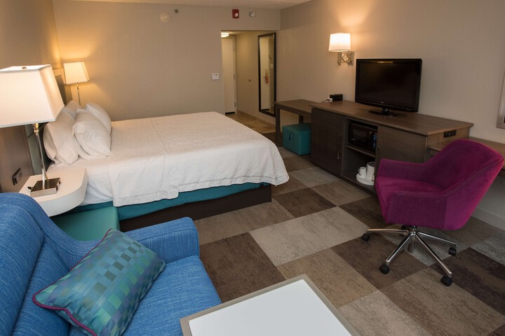 1 King Bed (10 of 22)