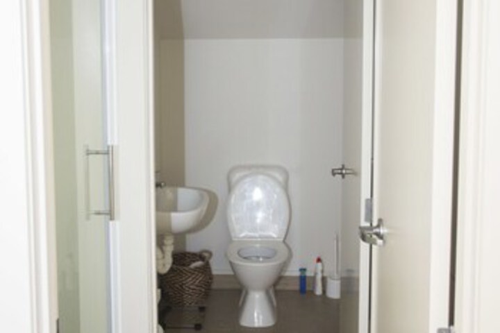 Room 4 of 23