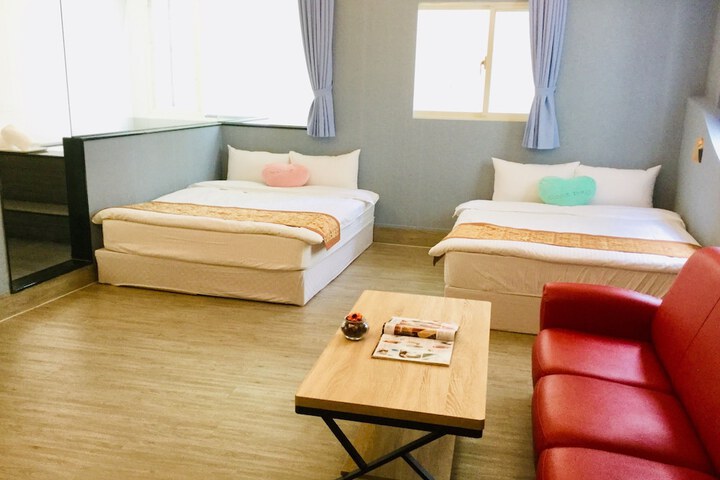 Room 19 of 32