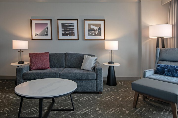 Room 30 of 102