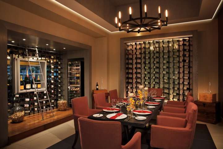 Dining 68 of 106