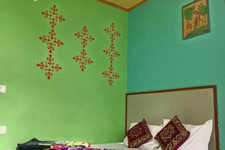 Room 16 of 39