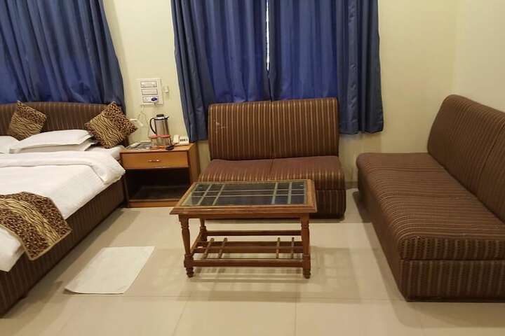 Room 11 of 29