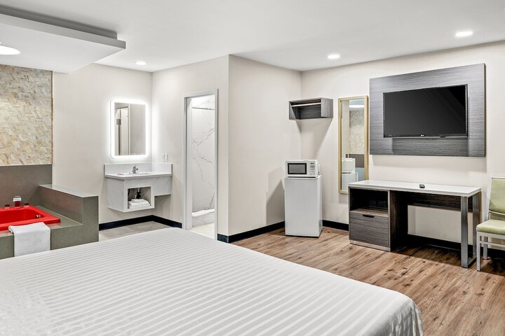 Room 5 of 13