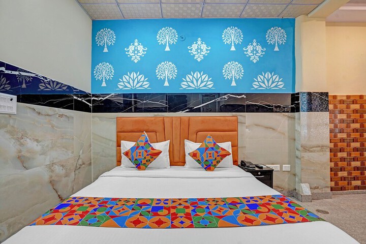 Room 13 of 21