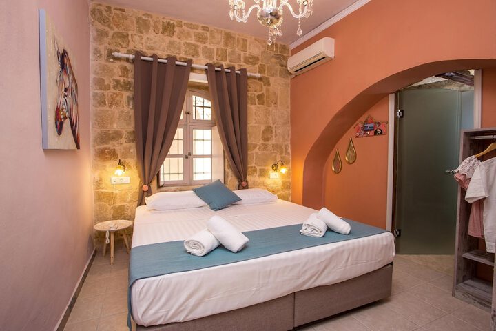Room 14 of 49