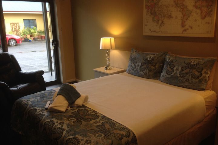 Room 5 of 38