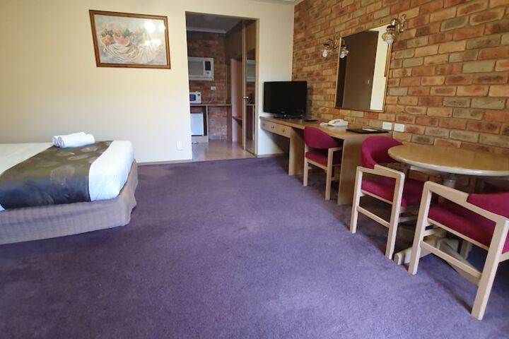 Room 11 of 31