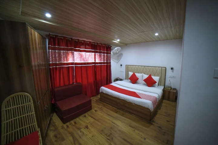 Room 3 of 10