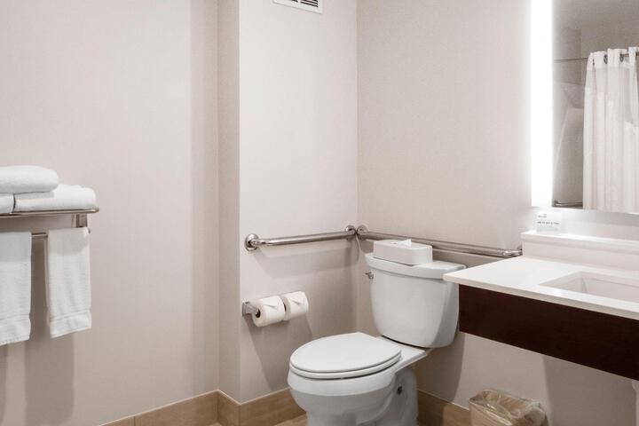 Double Accessible