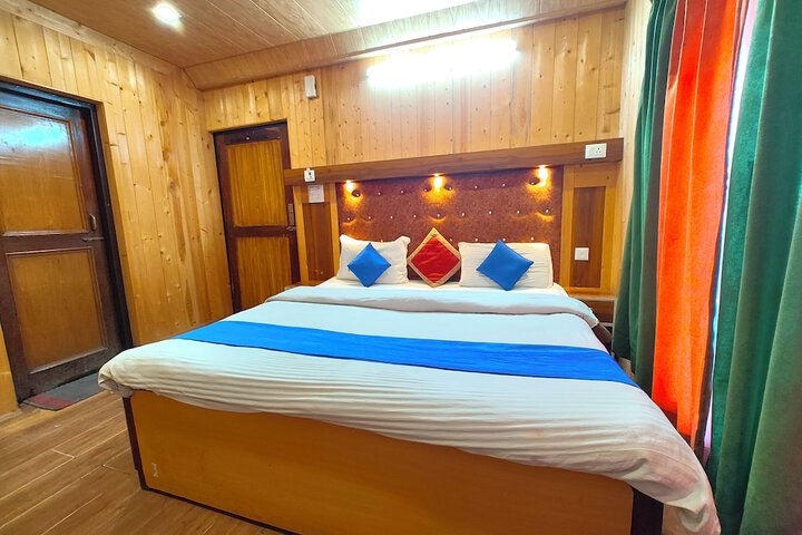 Room 6 of 23