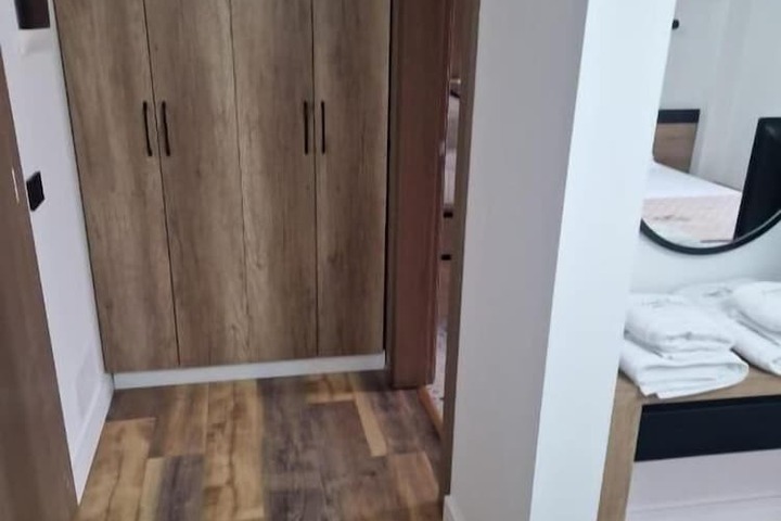 Room 9 of 19