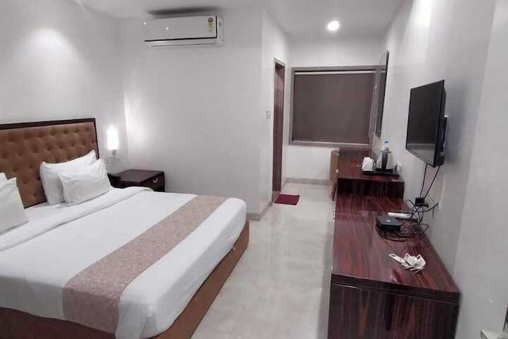 Room 4 of 6