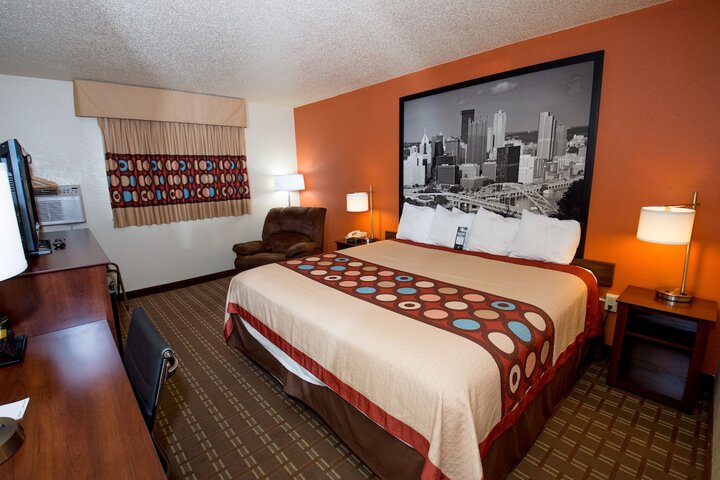 1 King Bed (16 of 16)