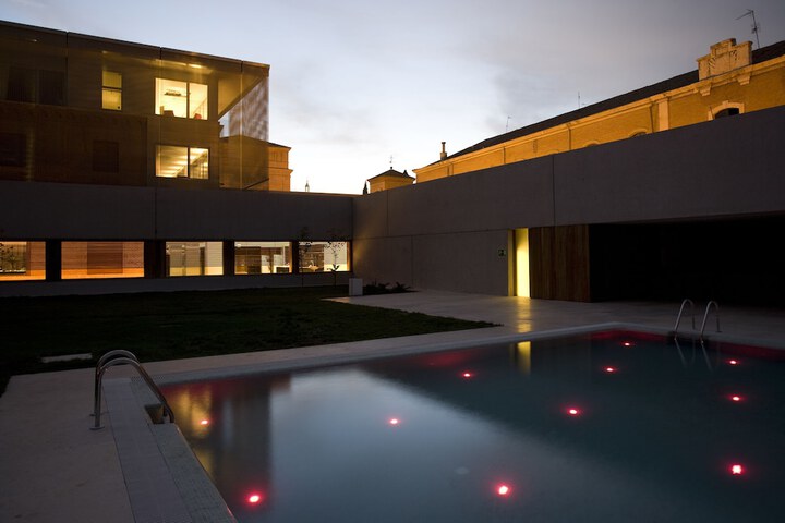 Hotel with Pool