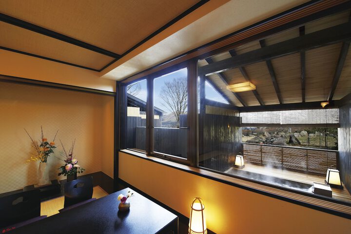 Room 2 of 75