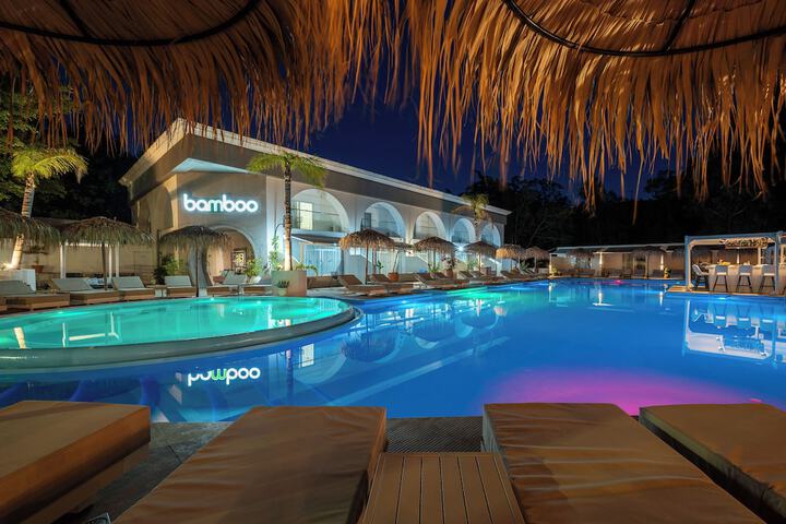 Pool 66 of 87