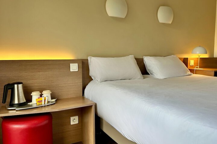 Room 15 of 46