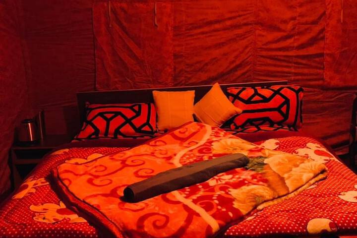 Room 2 of 10