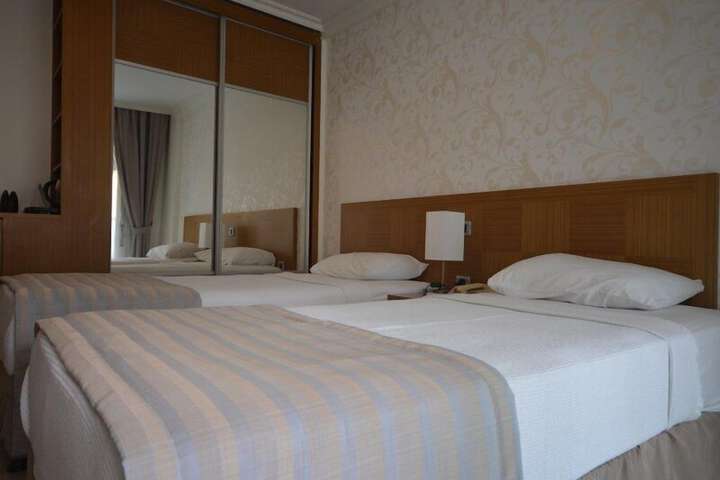 Room 8 of 20
