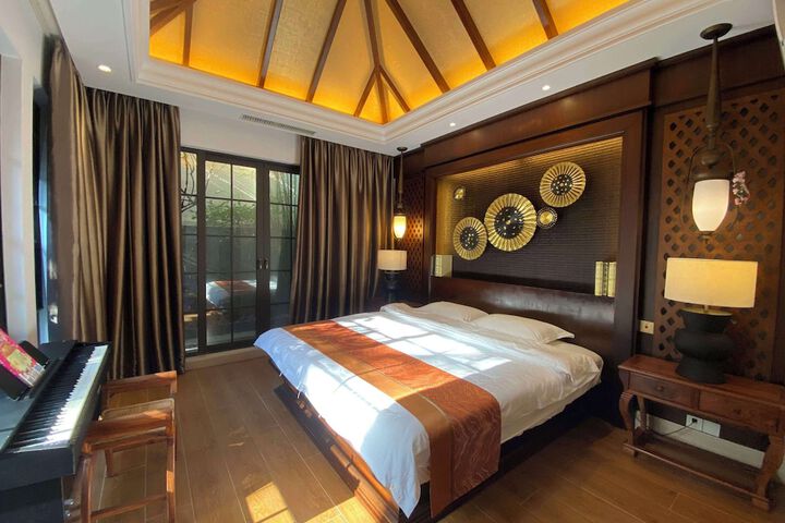 Room 25 of 178