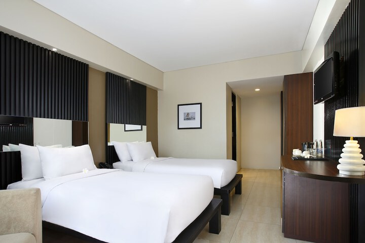 Room 3 of 48