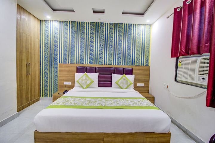 Room 12 of 27