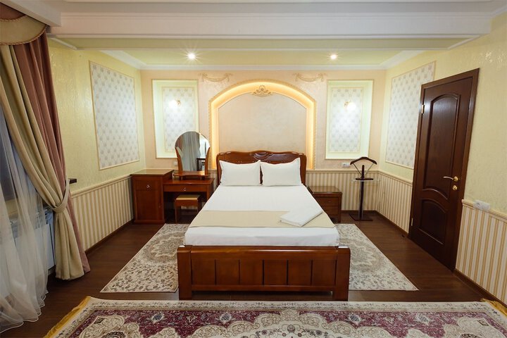 Room 15 of 34